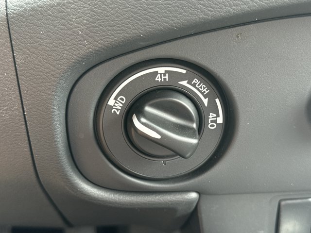 Certified 2024 Nissan Frontier SV AWD/4WD image 17