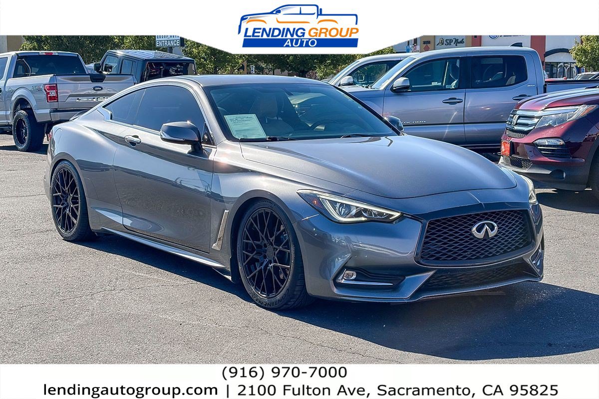 Used 2017 INFINITI Q60 2.0t w/ Premium Plus Package 2.0T RWD image 5