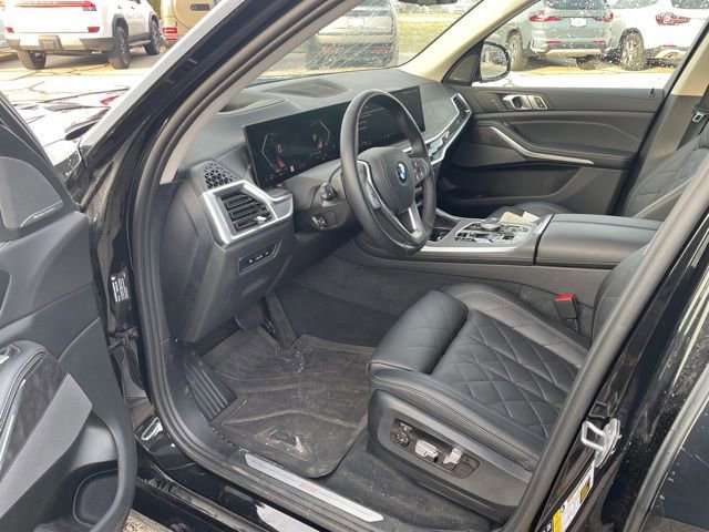Used 2024 BMW X7 xDrive40i w/ Premium Package image 13