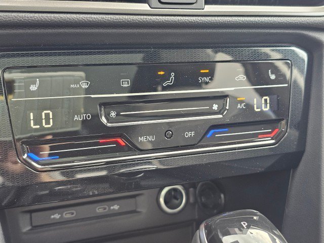 New 2027 Volkswagen Taos SE AWD/4WD image 34