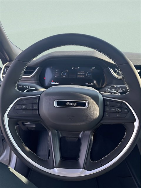 New 2025 Jeep Grand Cherokee Altitude image 15