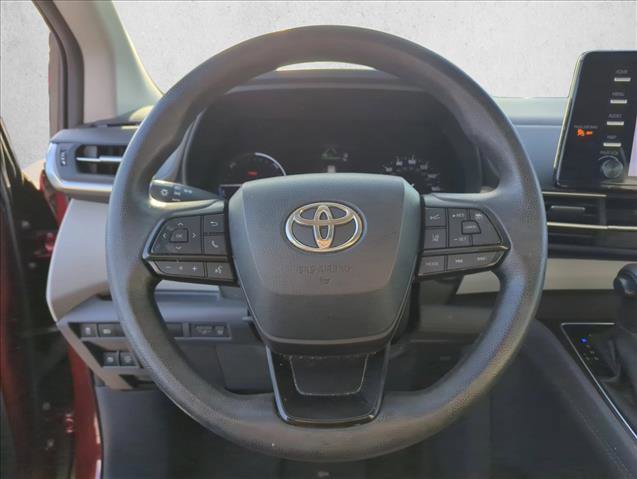 Used 2022 Toyota Sienna LE image 13