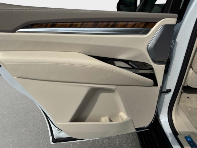 New 2026 Cadillac Escalade Platinum Sport w/ LPO, ONYX Package AWD/4WD image 11