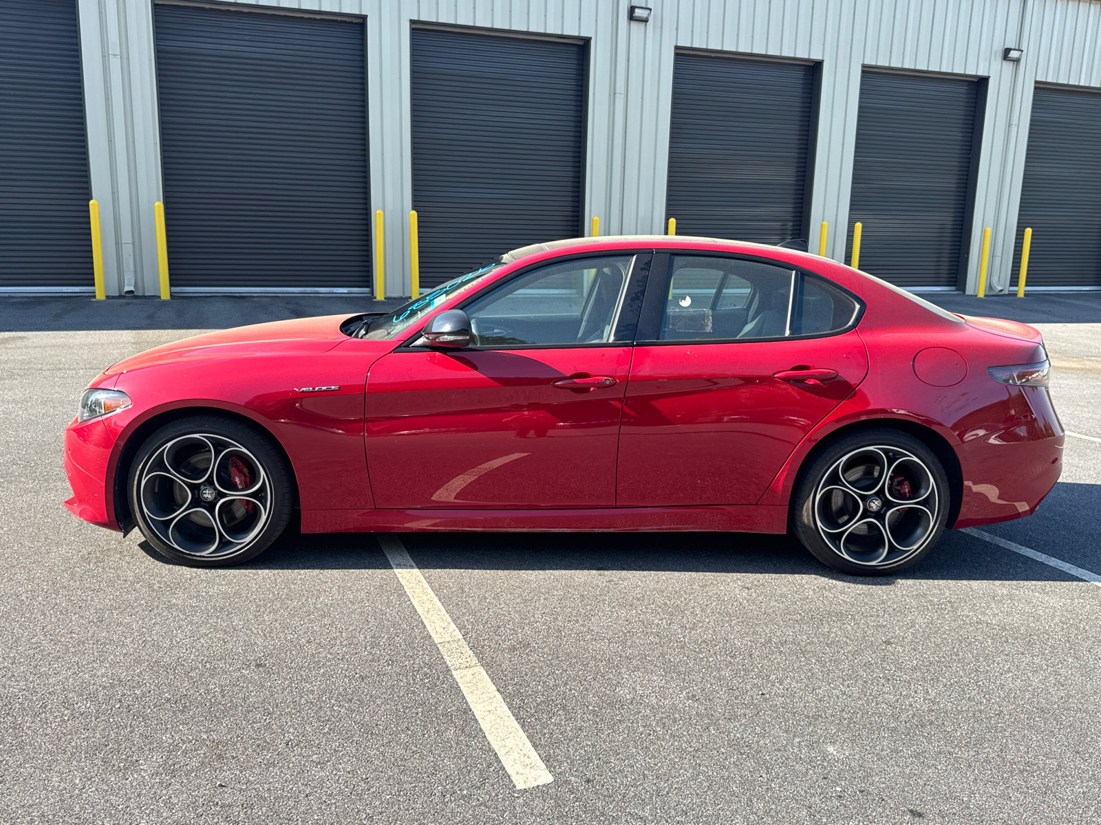 Used 2024 Alfa Romeo Giulia Veloce AWD/4WD image 8