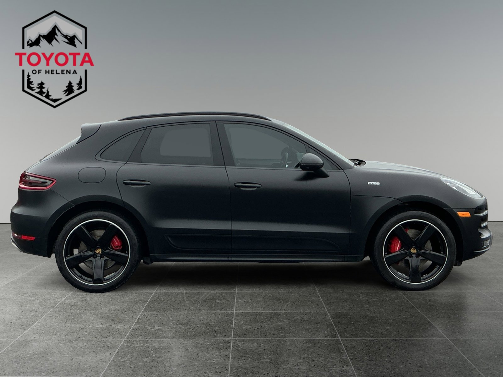 Used 2017 Porsche Macan Turbo AWD/4WD image 6
