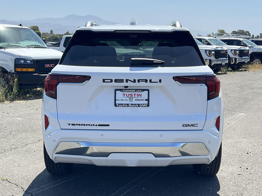 New 2027 GMC Terrain Denali w/ LPO, Black Badging Package AWD/4WD image 4