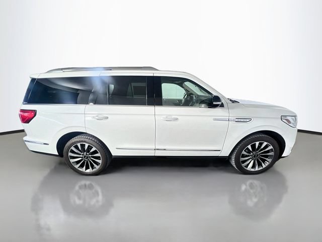 Used 2021 Lincoln Navigator Reserve w/ Luxury Package RWD image 9