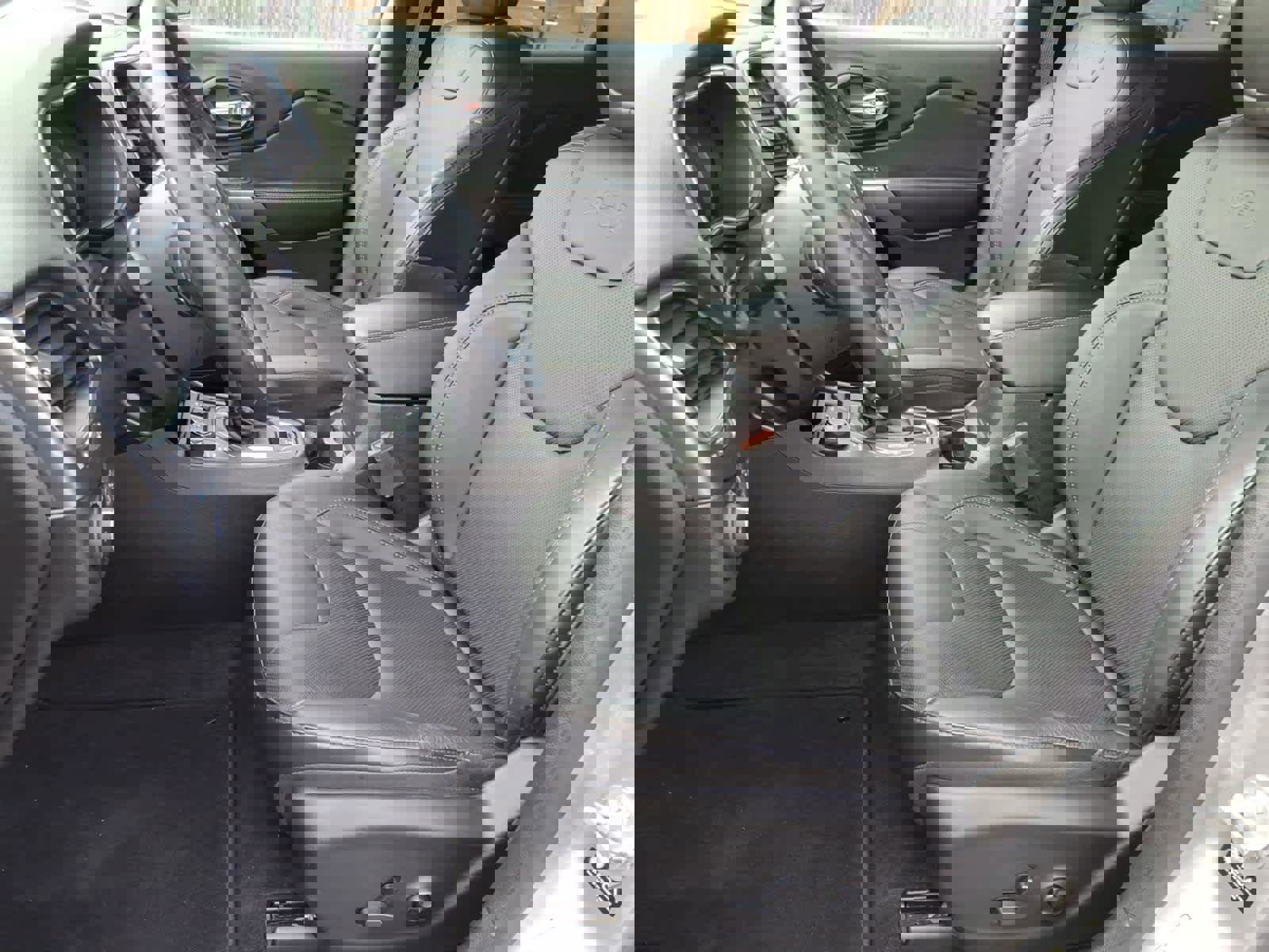 Used 2021 Jeep Cherokee Latitude Lux w/ Trailer Tow Group image 22