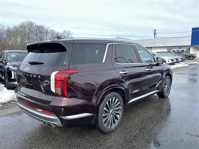 Used 2023 Hyundai Palisade Calligraphy image 3