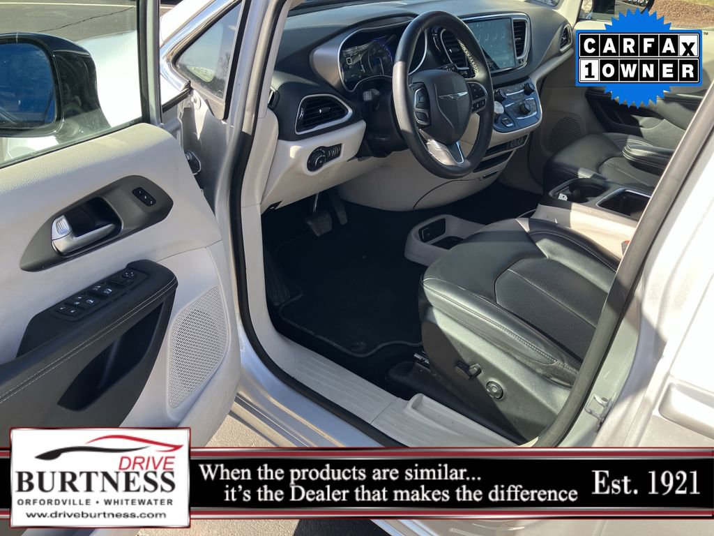 Used 2024 Chrysler Pacifica Touring-L image 28