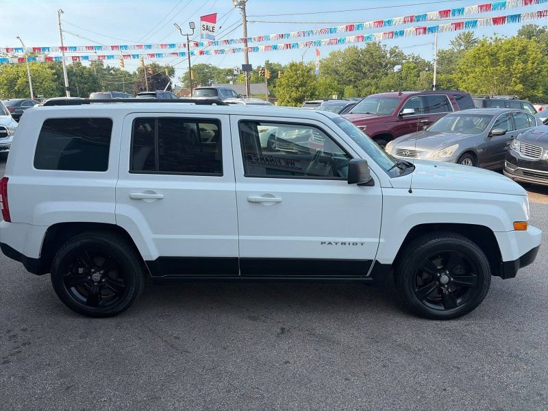 Used 2016 Jeep Patriot Latitude FWD image 4
