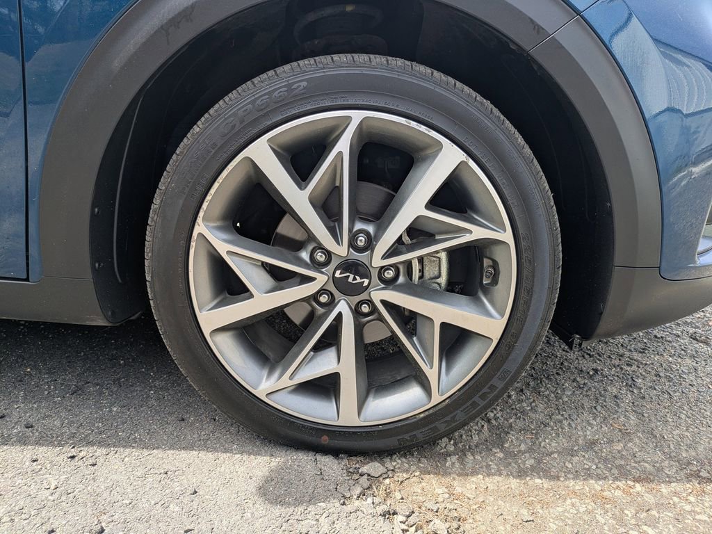Used 2022 Kia Niro Touring Special Edition image 11