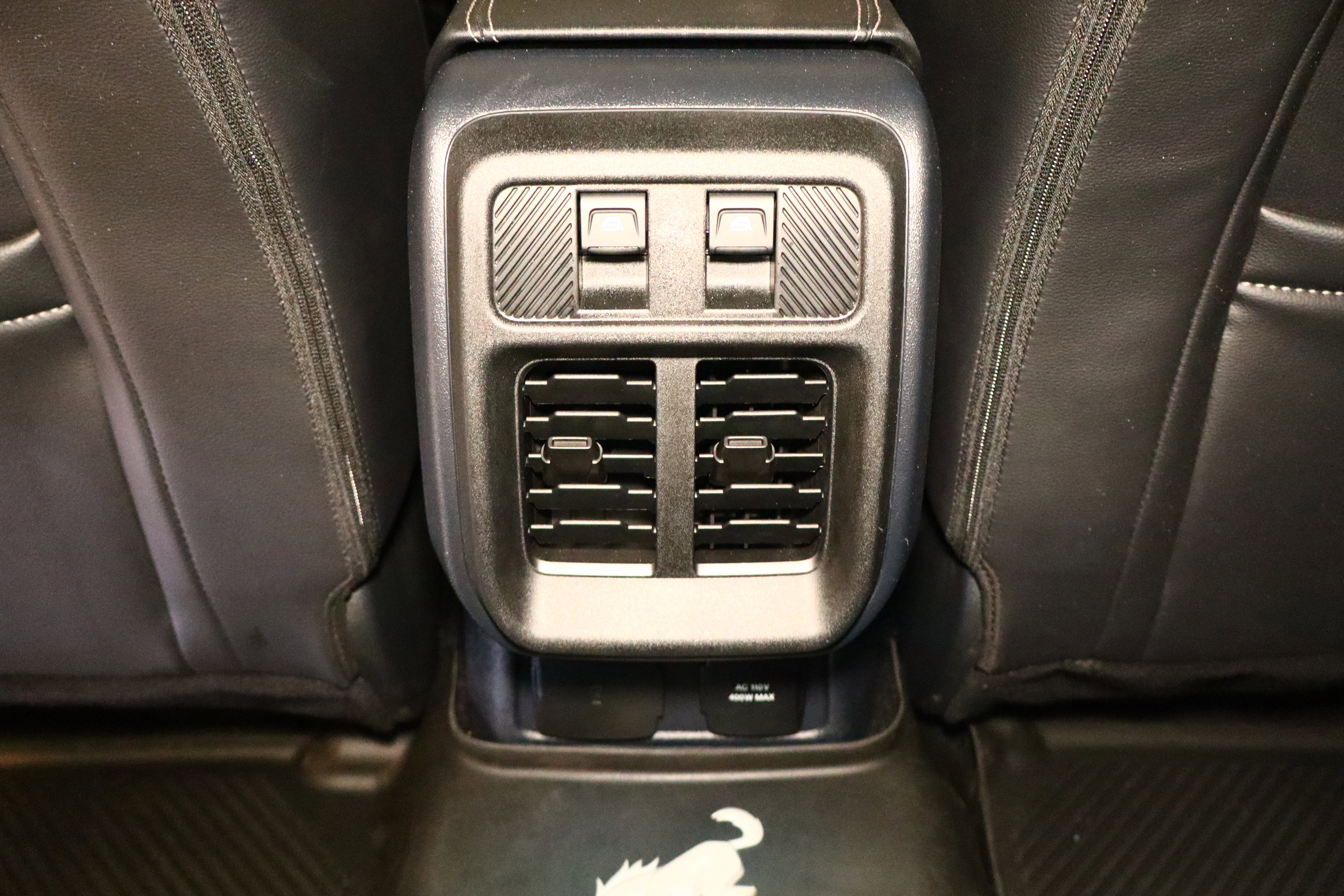 Used 2025 Ford Bronco Outer Banks w/ Sasquatch Package image 40