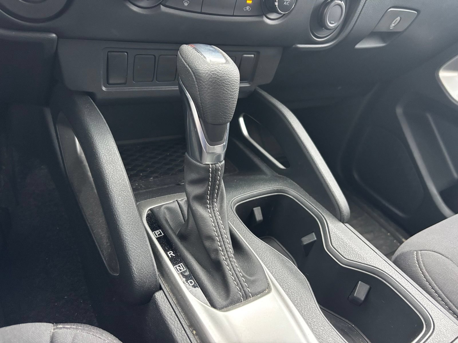 Used 2022 Nissan Frontier SV RWD image 9