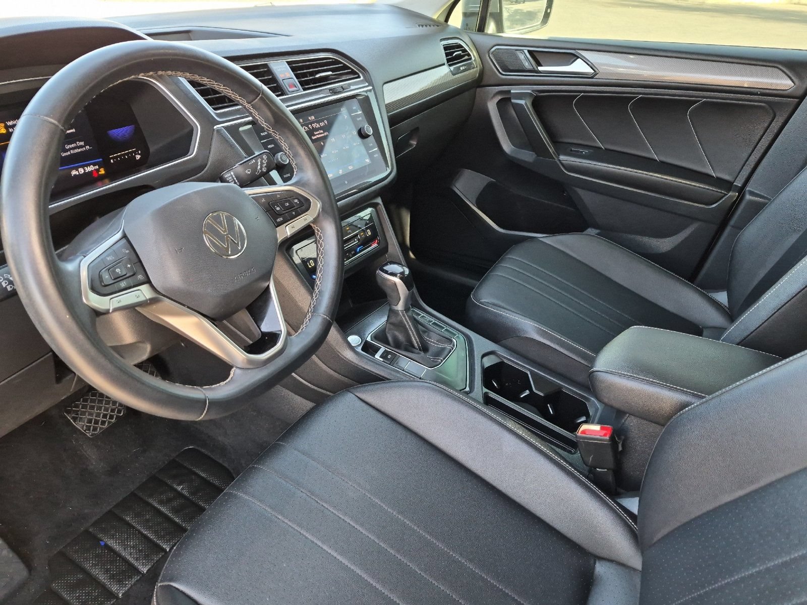 Used 2022 Volkswagen Tiguan SE FWD image 9