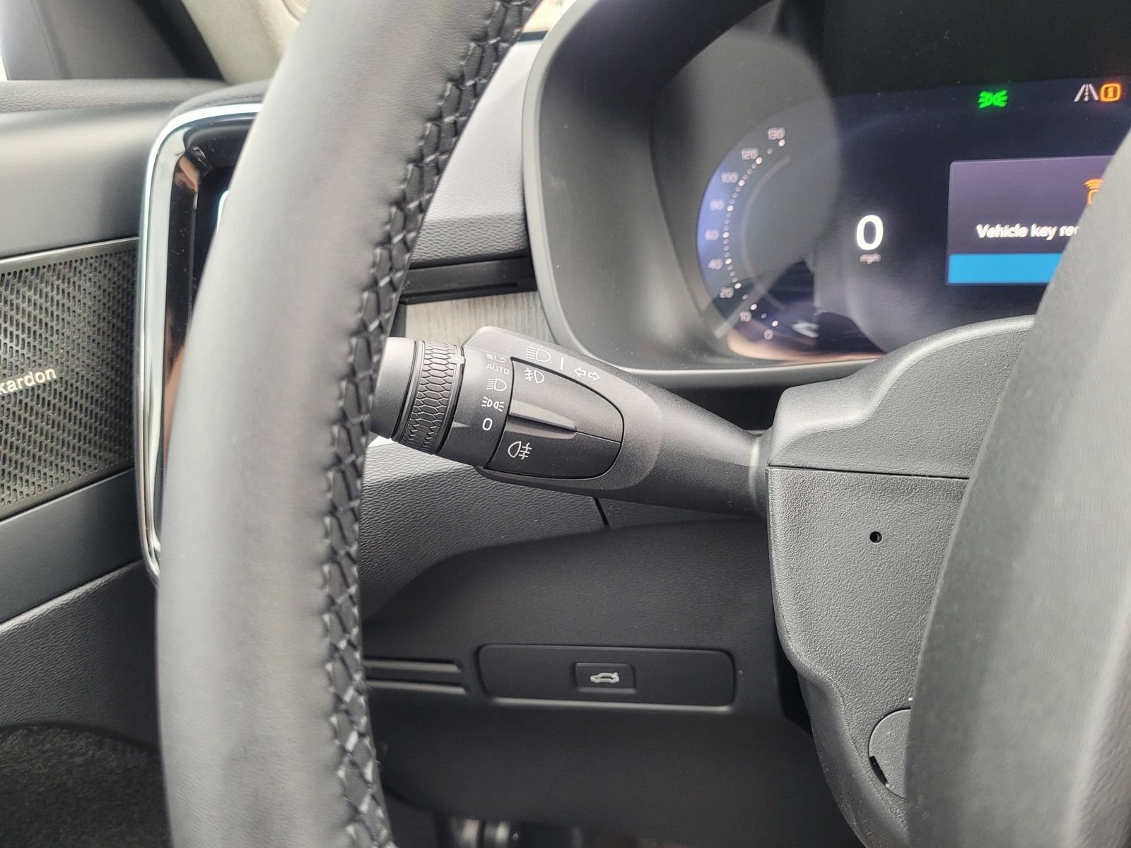 New 2026 Volvo XC40 B5 Ultra w/ Climate Package AWD/4WD image 16