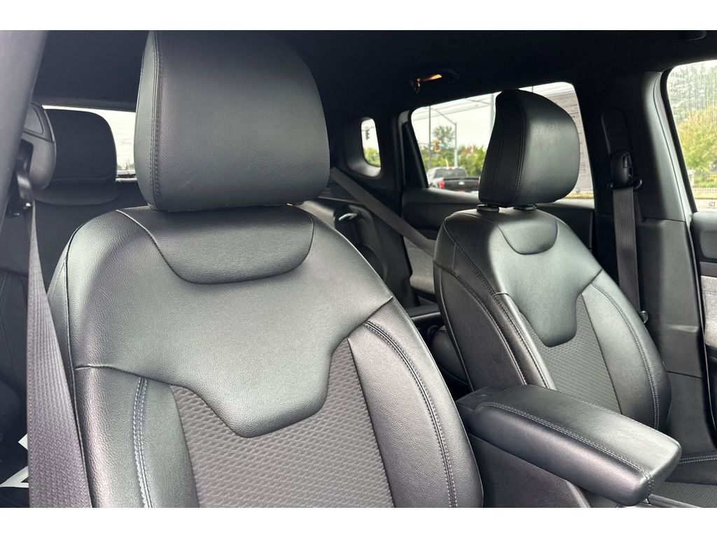 Used 2024 Jeep Compass Latitude image 19