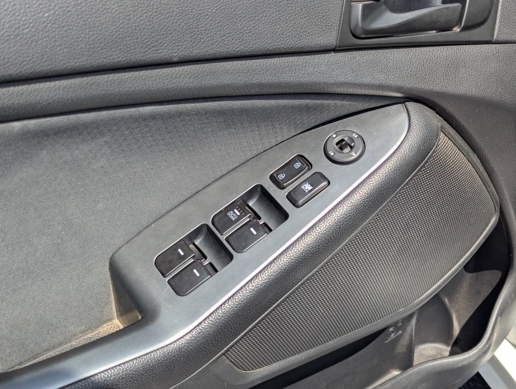 Used 2015 Kia Optima LX FWD image 14
