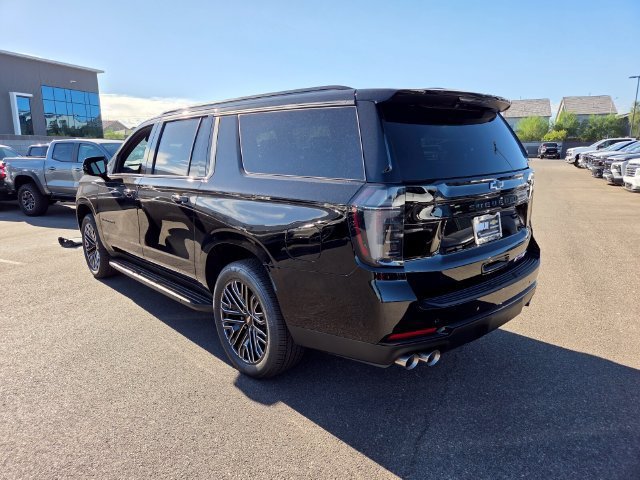 New 2026 Chevrolet Suburban RST w/ RST Capability Package AWD/4WD image 3