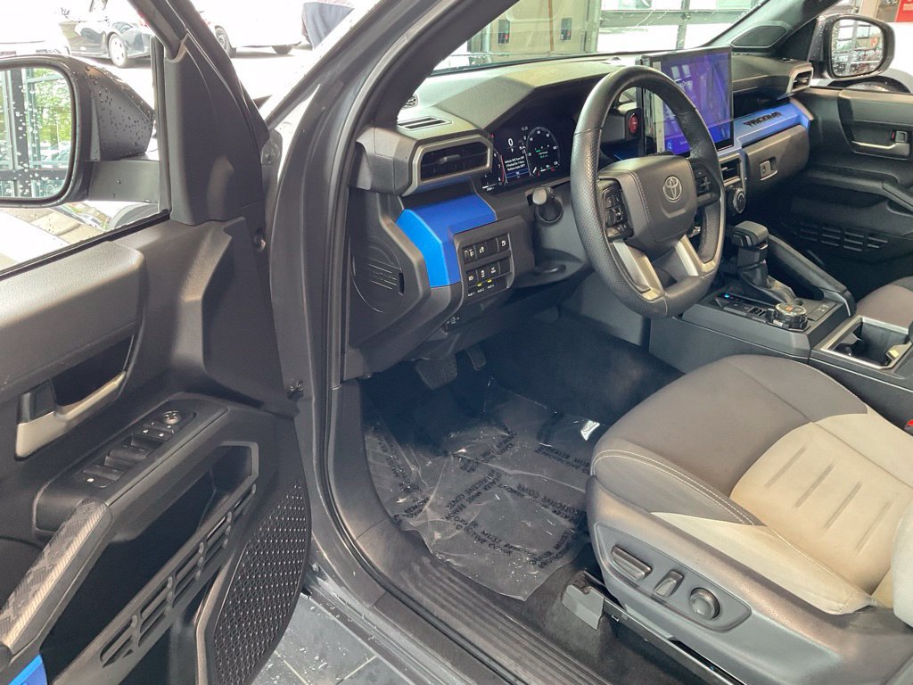Certified 2025 Toyota Tacoma TRD Off-Road w/ TRD Off Road Upgrade Package AWD/4WD image 9