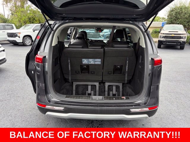Used 2023 Kia Carnival LX FWD image 16