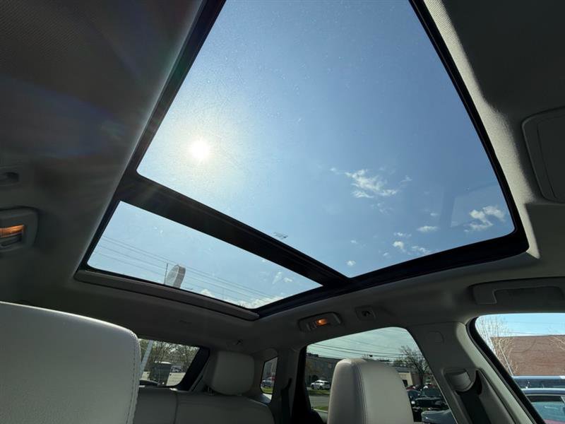 Used 2014 Cadillac SRX Luxury w/ Driver Awareness Package image 4