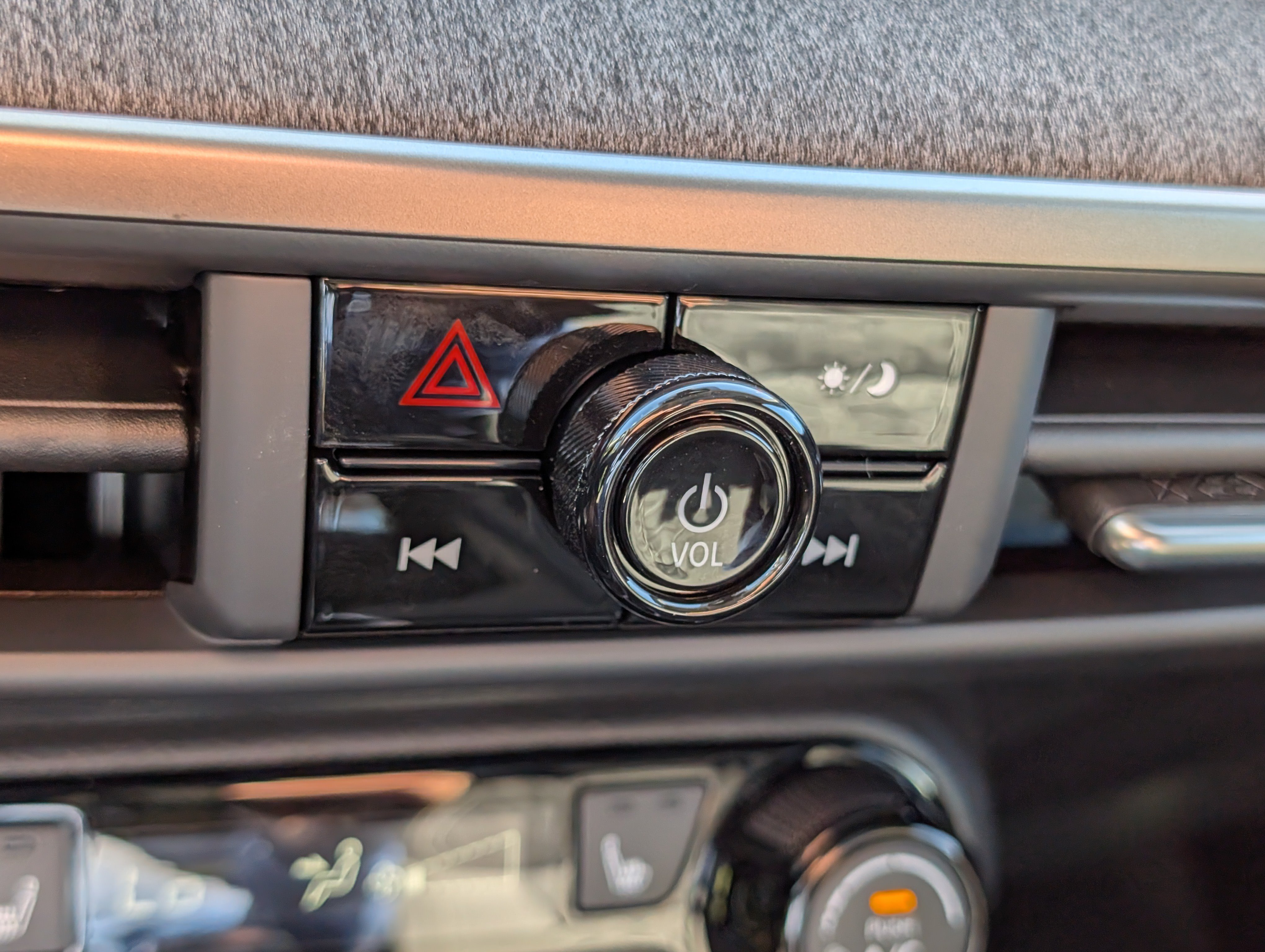 New 2027 Nissan Kicks SV w/ SV Premium Package AWD/4WD image 21