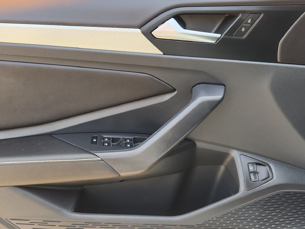 Certified 2023 Volkswagen Jetta S FWD image 17
