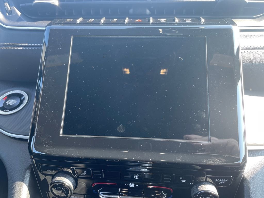 New 2025 Jeep Grand Cherokee L Laredo image 11