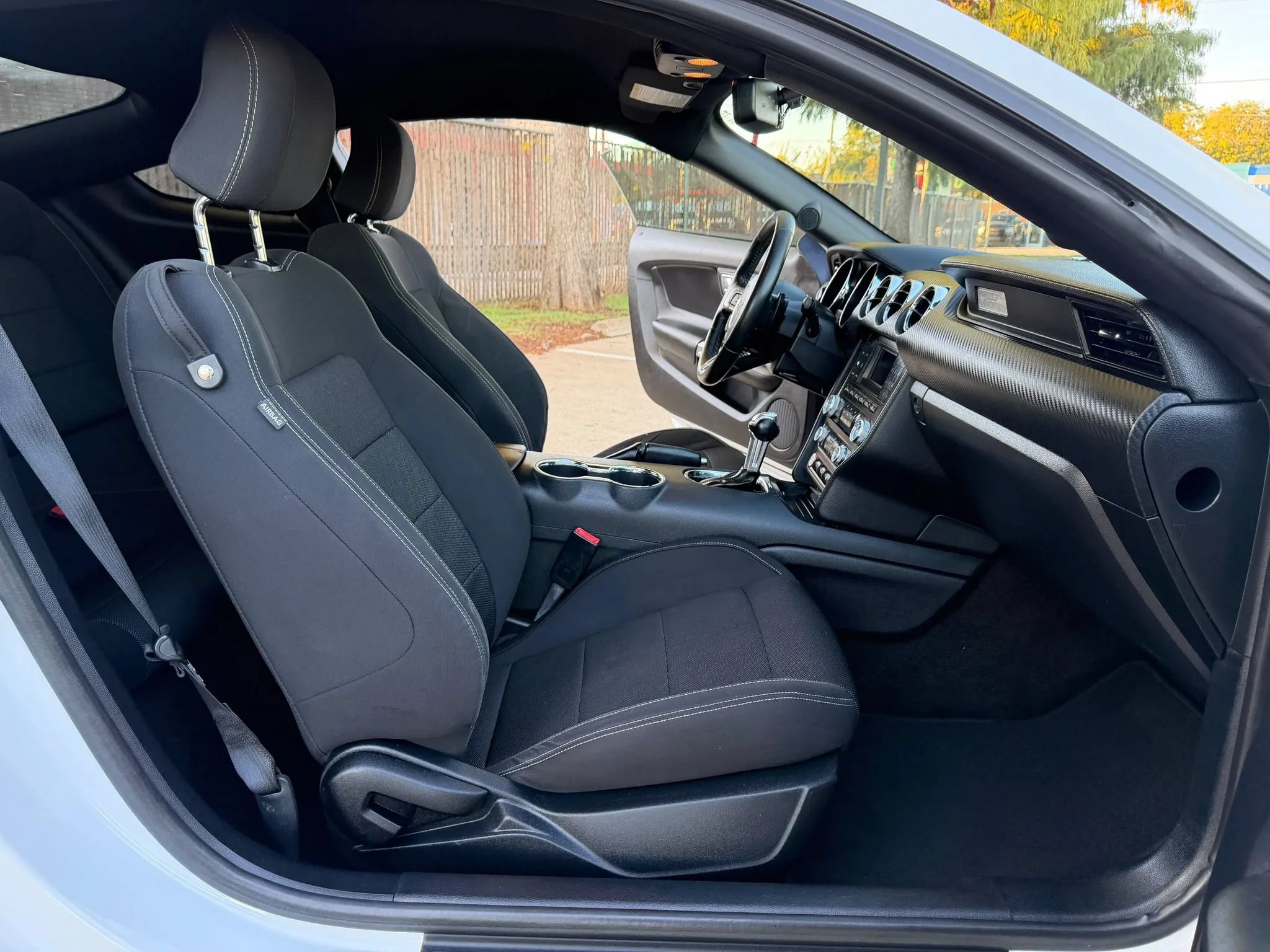 Used 2016 Ford Mustang Coupe RWD image 15