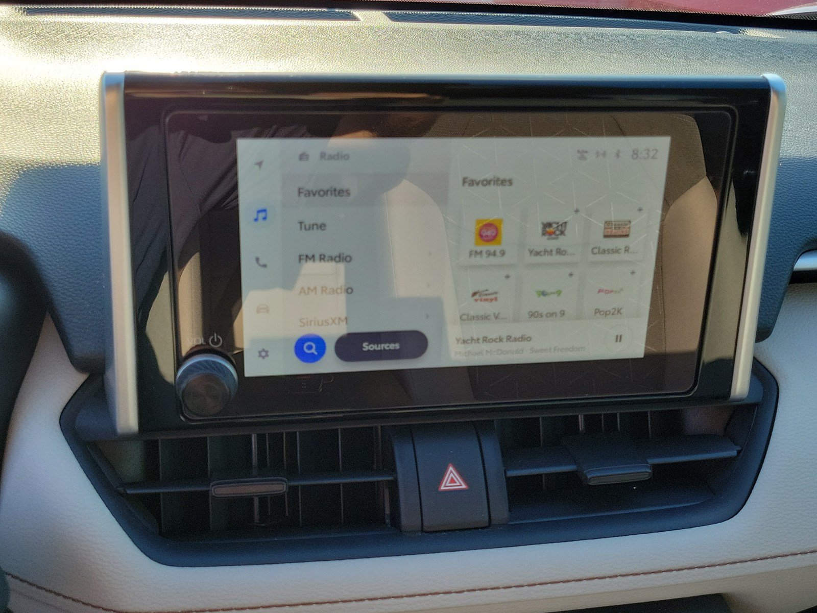 Used 2025 Toyota RAV4 XLE w/ Convenience Package FWD image 23