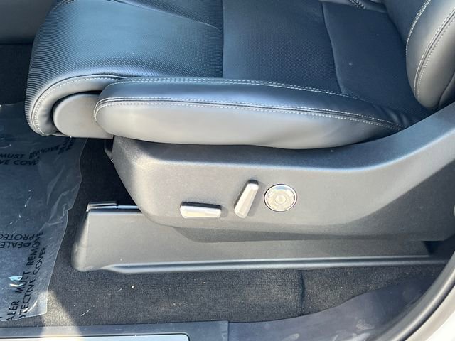 New 2026 Lincoln Navigator L Reserve AWD/4WD image 11