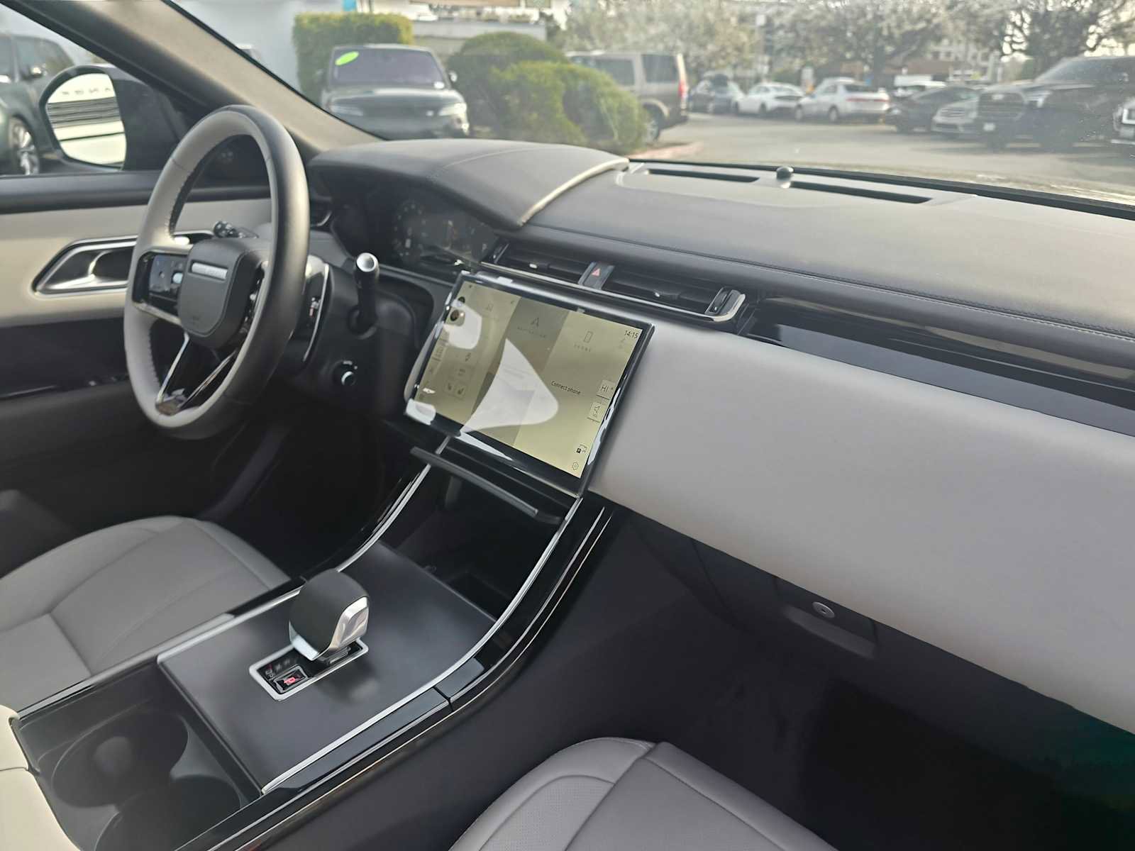 New 2026 Land Rover Range Rover Velar Dynamic SE image 12