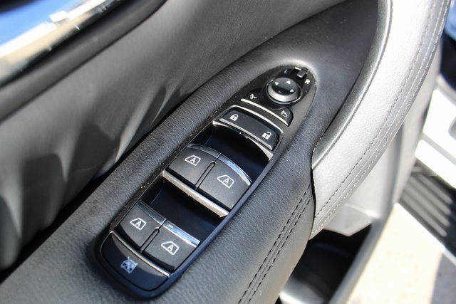 Used 2024 Nissan Armada SL w/ Midnight Edition Package image 9