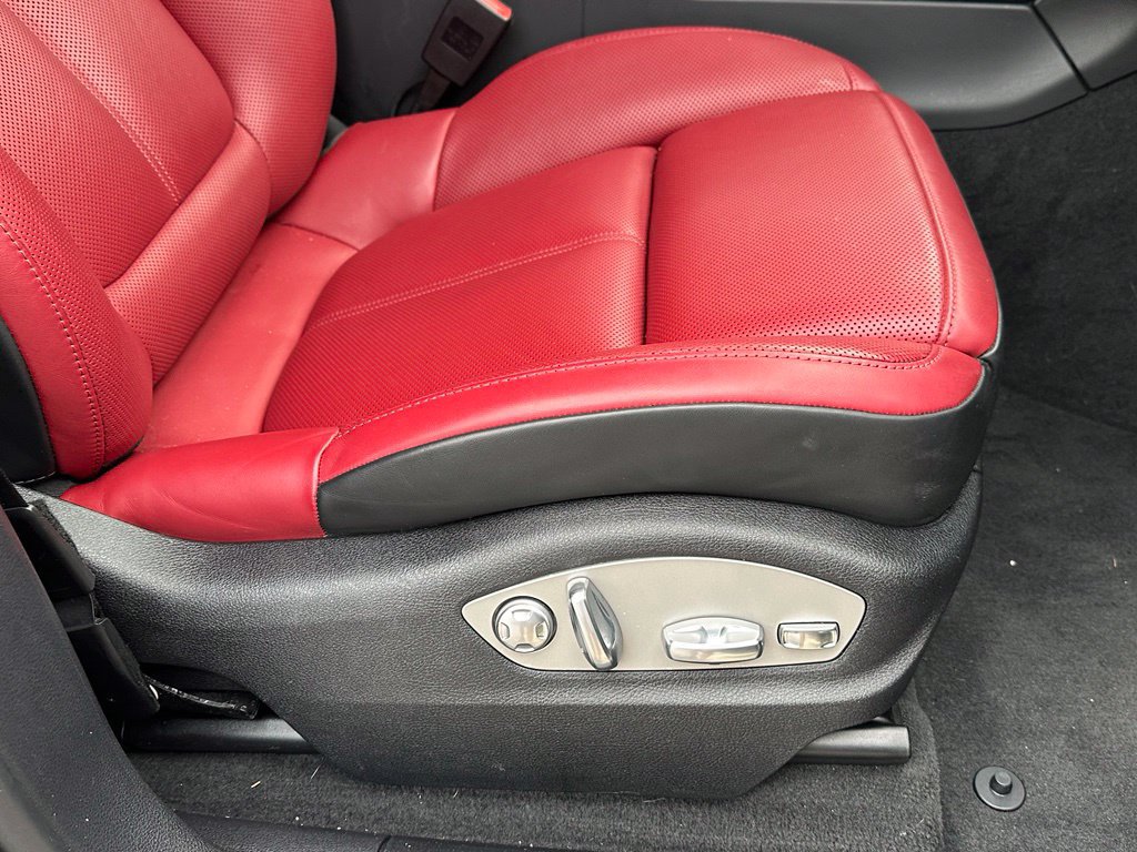 Used 2023 Porsche Macan AWD/4WD image 13
