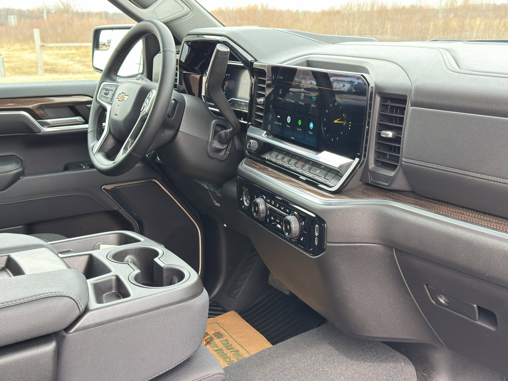Used 2024 Chevrolet Silverado 1500 LT image 27