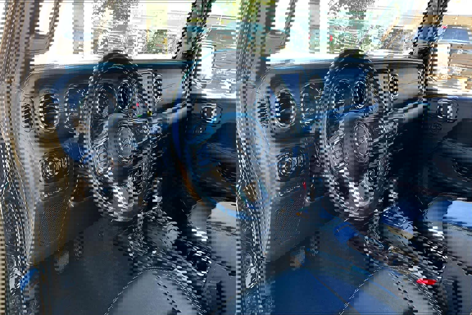 Used 2022 Jeep Wrangler Unlimited Sahara w/ Cold Weather Group image 30