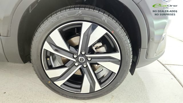 Used 2024 Volvo XC40 B5 Plus w/ Protection Package Premier AWD/4WD image 75