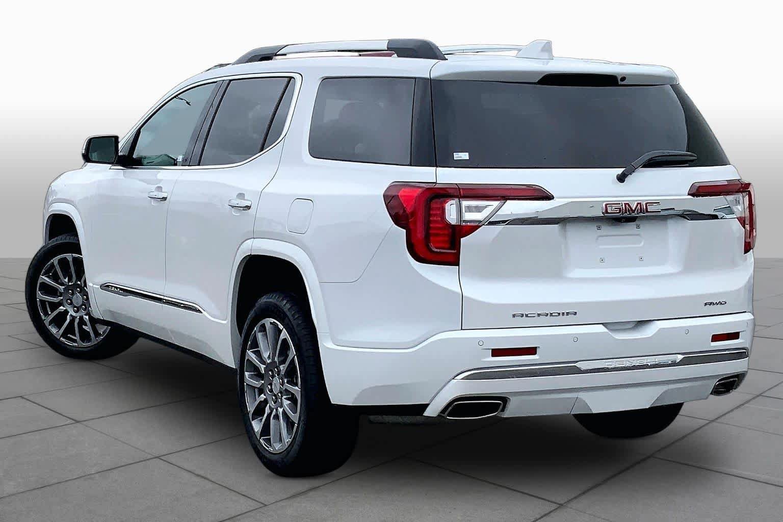 Used 2023 GMC Acadia Denali w/ Denali Technology Package AWD/4WD image 12
