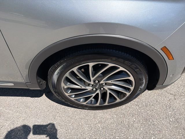 Used 2020 Lincoln Nautilus Reserve w/ Equipment Group 201A AWD/4WD image 21