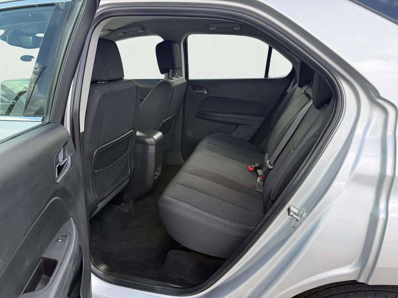 Used 2015 Chevrolet Equinox LS FWD image 11