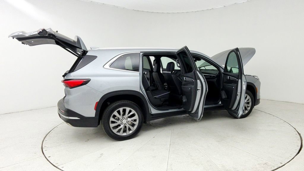 Certified 2025 Buick Enclave Preferred image 13