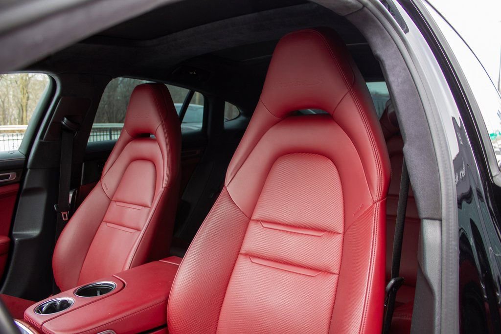 Used 2022 Porsche Panamera Turbo S image 12