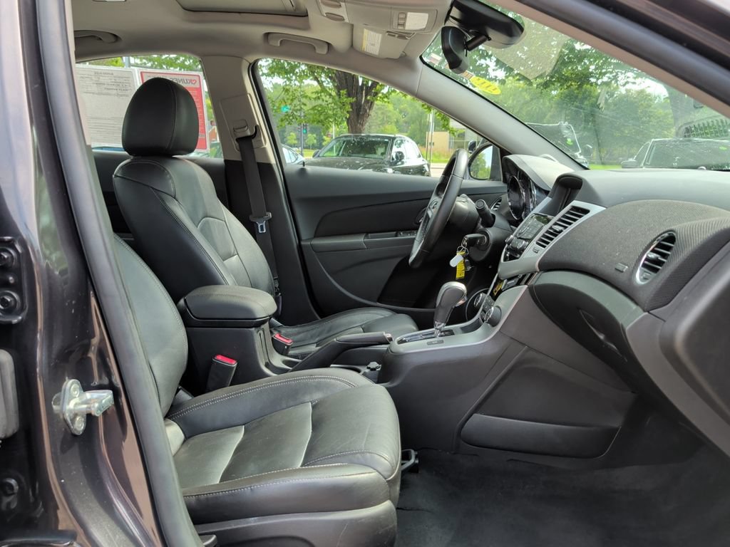 Used 2016 Chevrolet Cruze LT w/ Sun, Sound and Sport Package FWD image 37