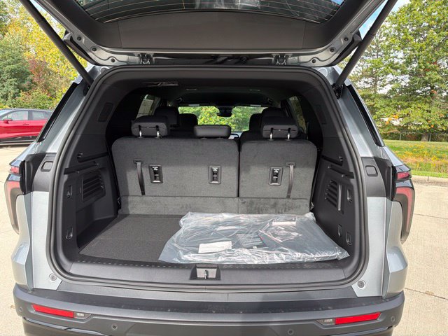 New 2027 Chevrolet Traverse LT w/ Midnight/Sport Edition AWD/4WD image 28