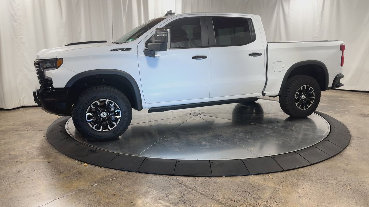 Used 2024 Chevrolet Silverado 1500 ZR2 w/ Technology Package image 6
