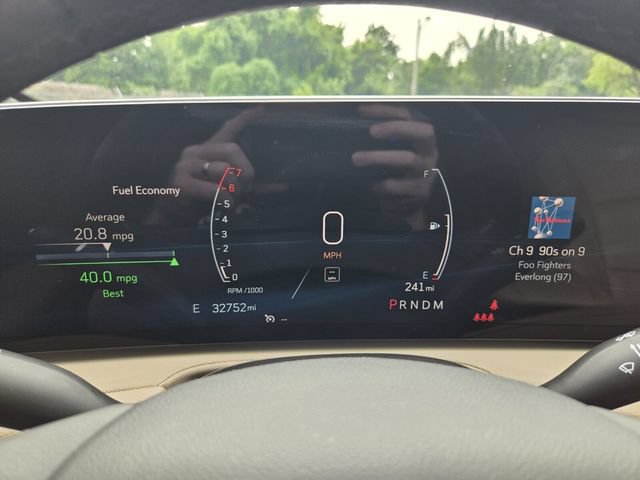 Used 2024 Cadillac XT4 Luxury w/ Cold Weather Package FWD image 31