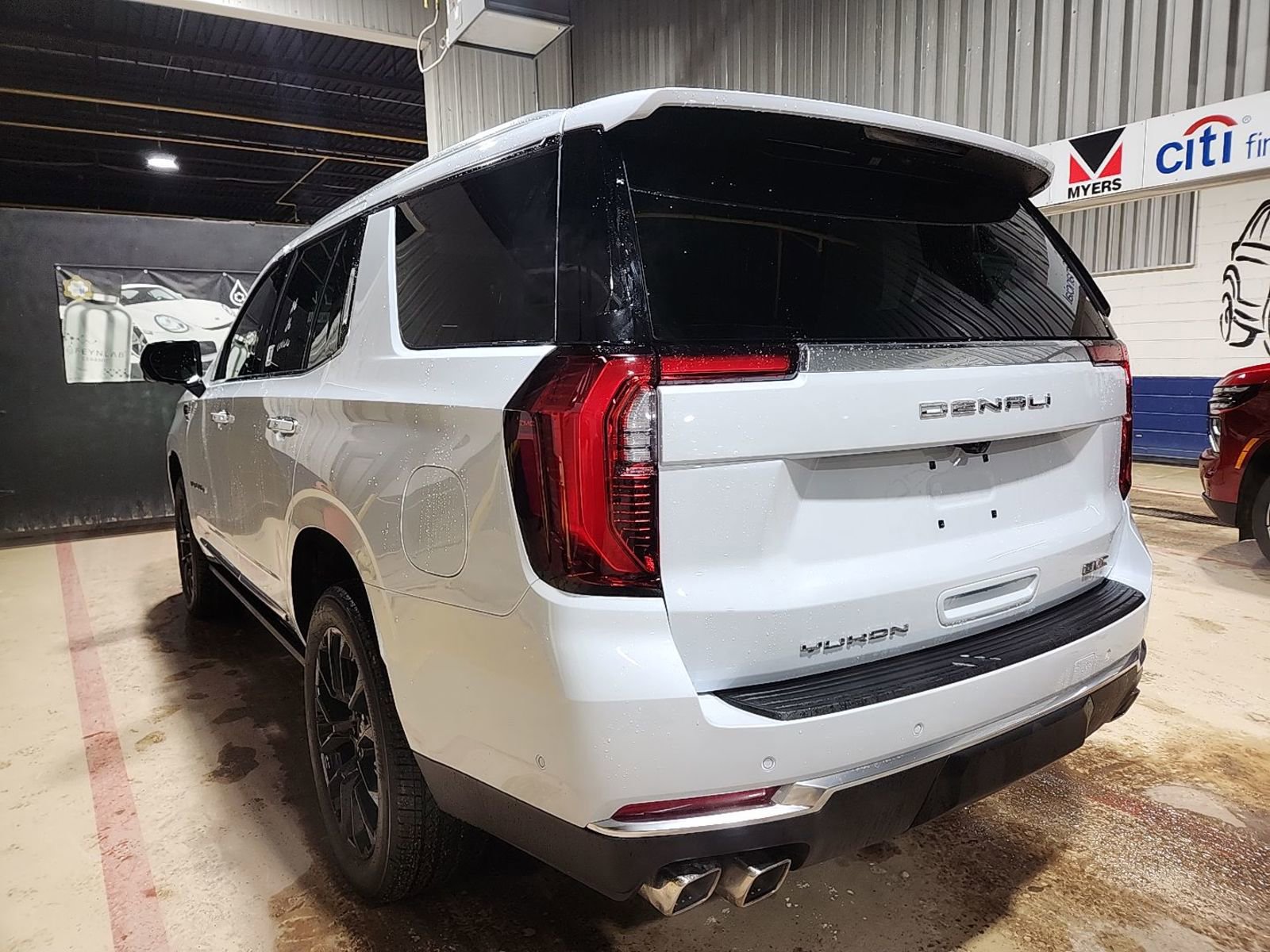 Used 2026 GMC Yukon Denali w/ Sun & Power Step Package image 6