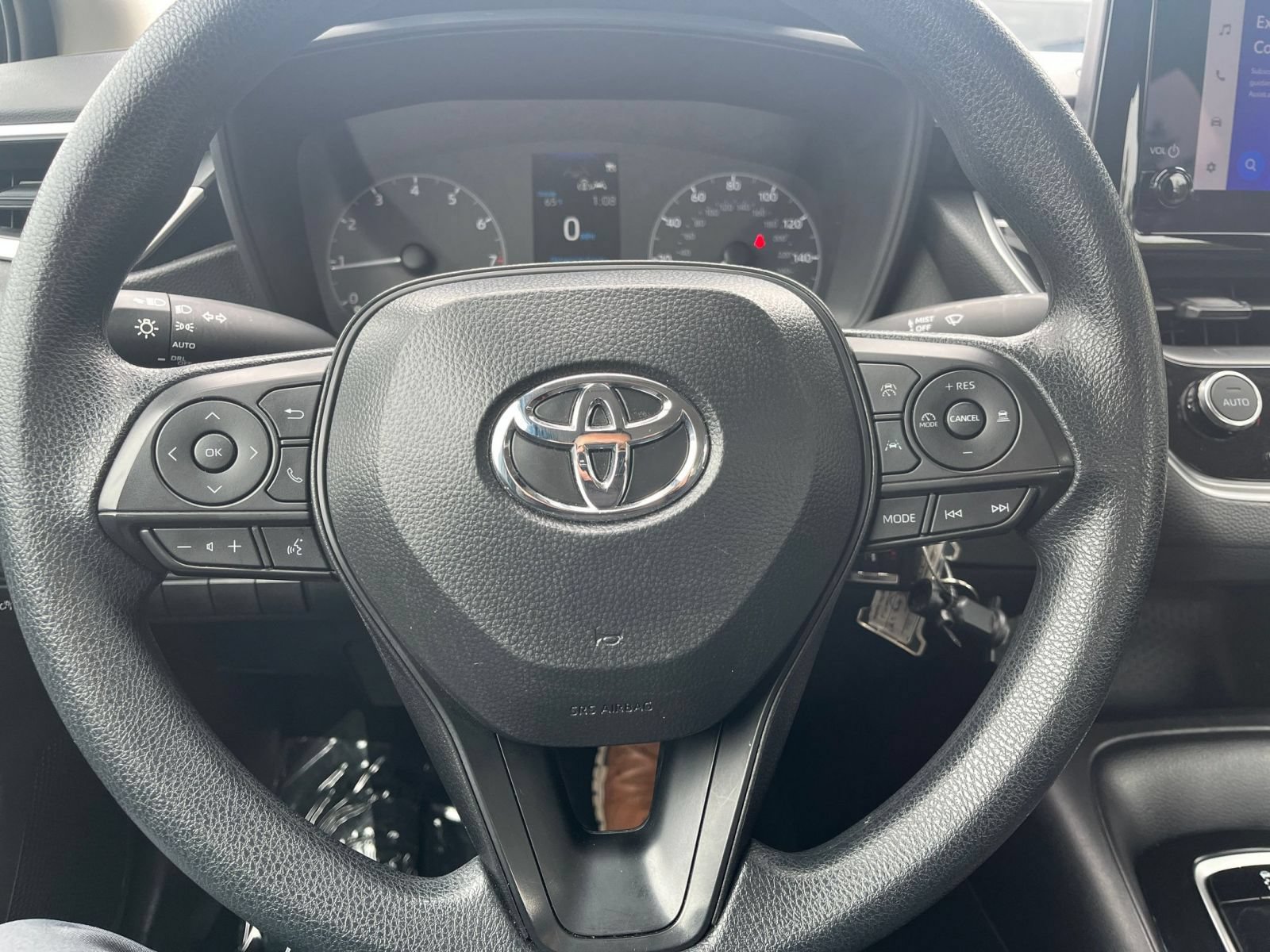 Used 2025 Toyota Corolla LE FWD image 28