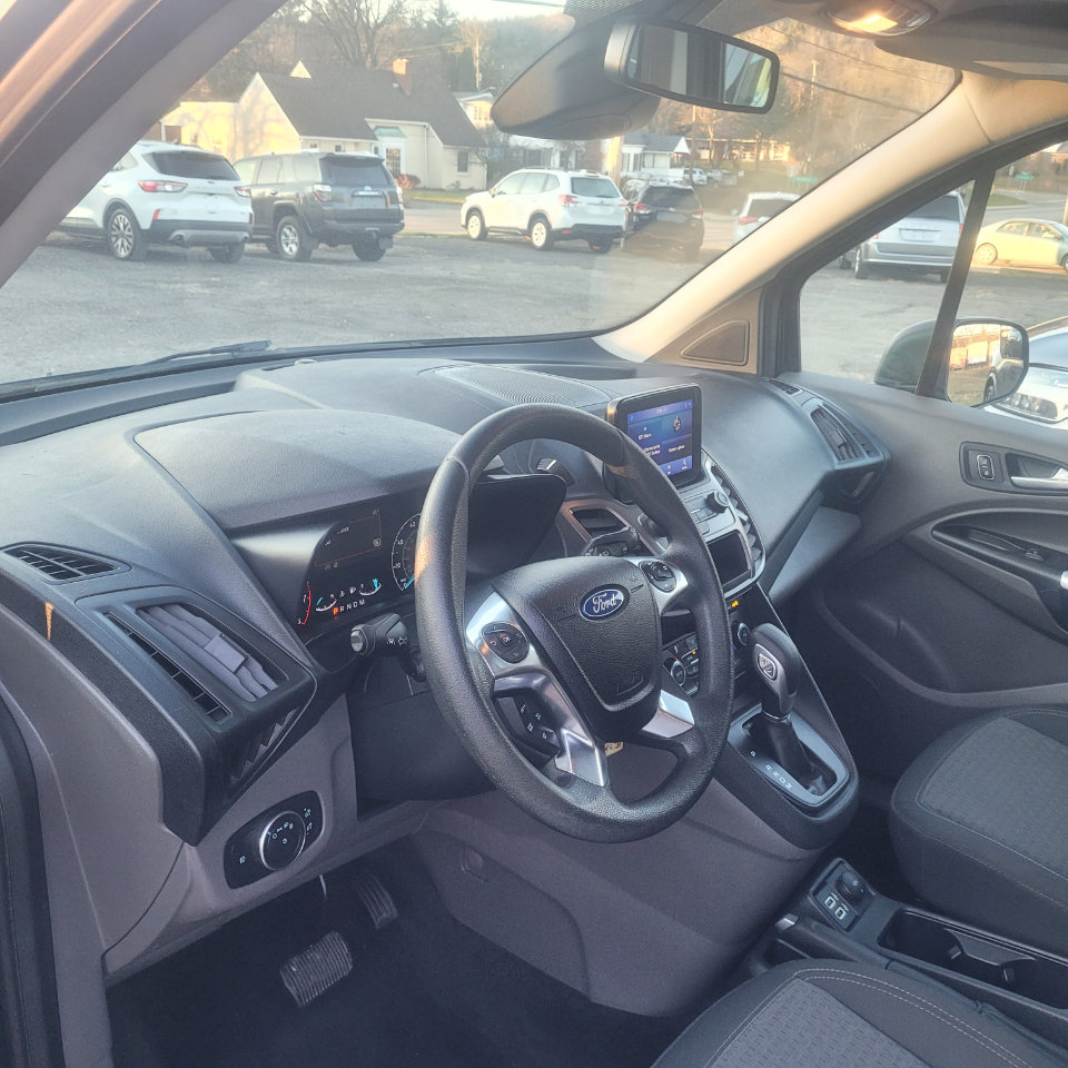 Used 2021 Ford Transit Connect XLT image 11
